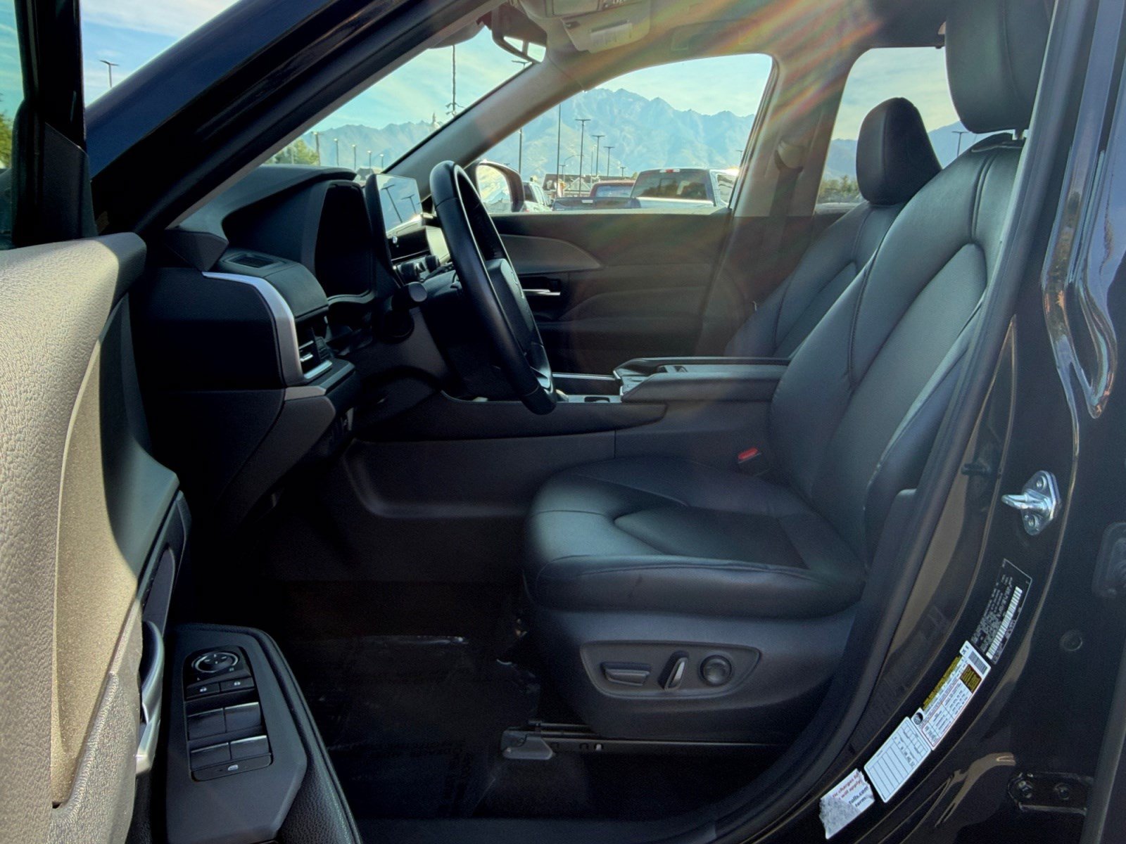 Certified 2025 Toyota Grand Highlander AWD image 11