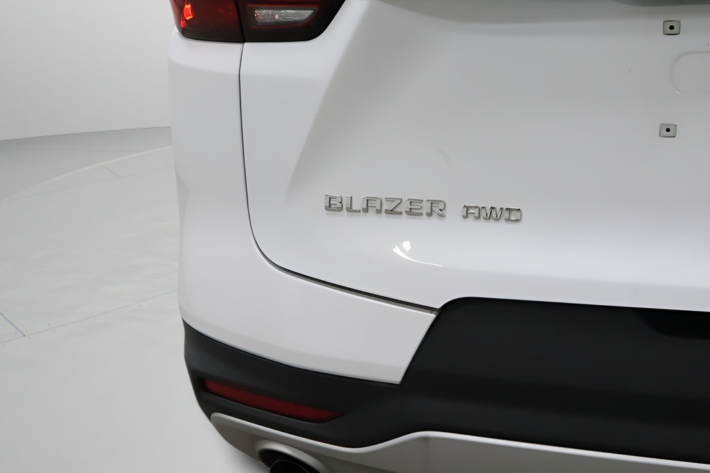 Used 2025 Chevrolet Blazer LT AWD/4WD image 29