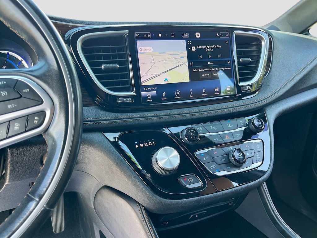Used 2021 Chrysler Pacifica Pinnacle FWD image 15