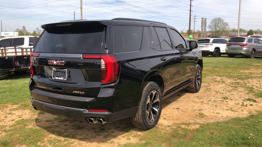 Used 2025 GMC Yukon AT4 w/ AT4 Premium Plus Package AWD/4WD image 6