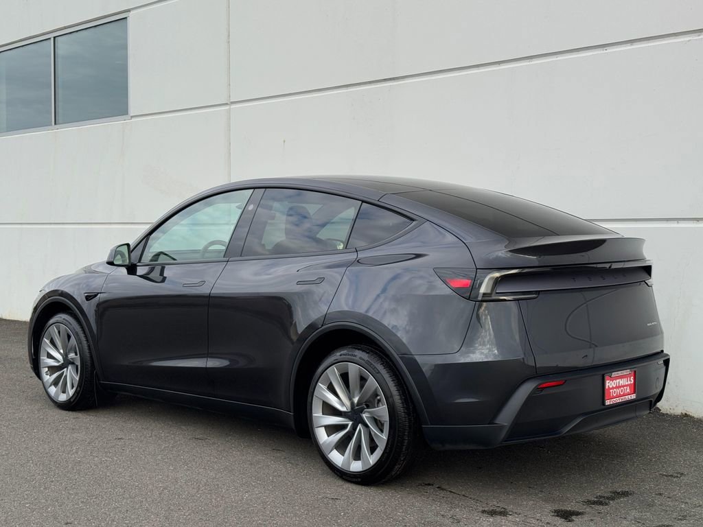 Used 2026 Tesla Model Y Long Range image 5