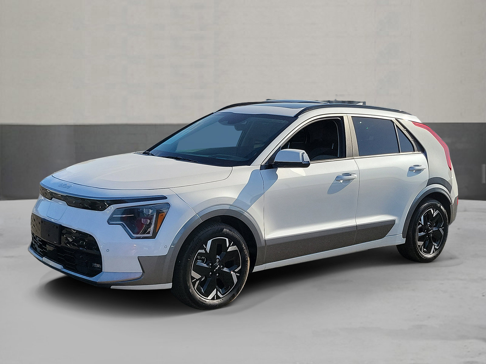 Used 2024 Kia Niro Wave w/ Wave Preserve Package FWD image 1