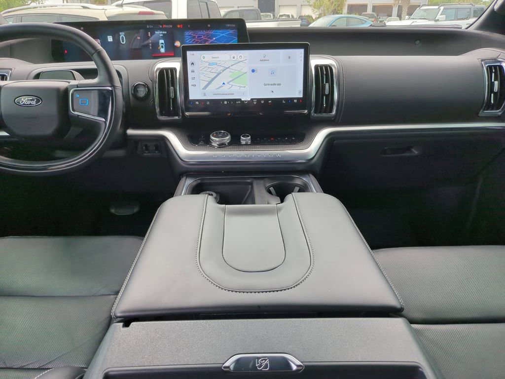 Used 2025 Ford Expedition Platinum w/ Stealth Performance Package AWD/4WD image 20