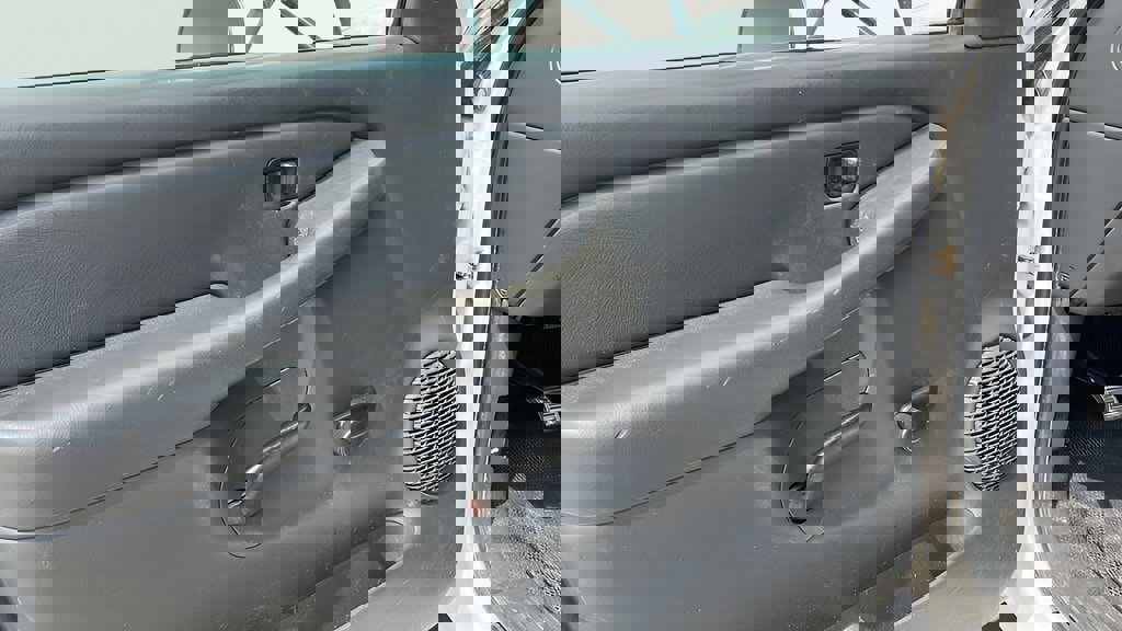 Used 2006 Chevrolet Silverado 3500 W/T w/ Snow Plow Prep Package image 10