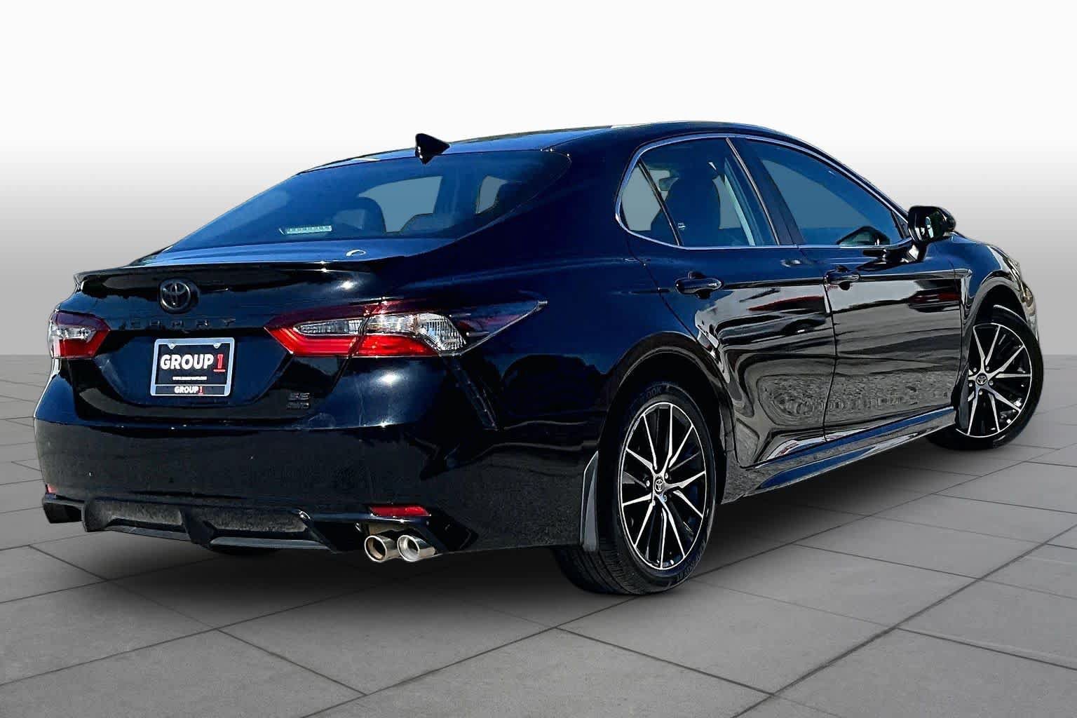 Used 2024 Toyota Camry SE w/ Cold Weather Package AWD/4WD image 13