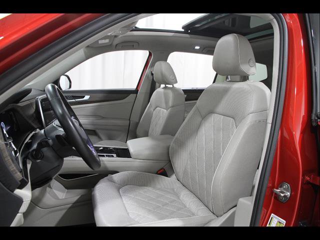 Certified 2024 Volkswagen Atlas SEL Premium R-Line image 5