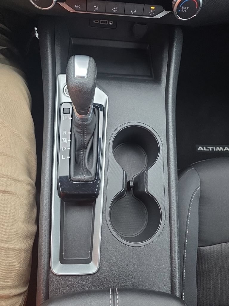 Used 2025 Nissan Altima 2.5 SV FWD image 22