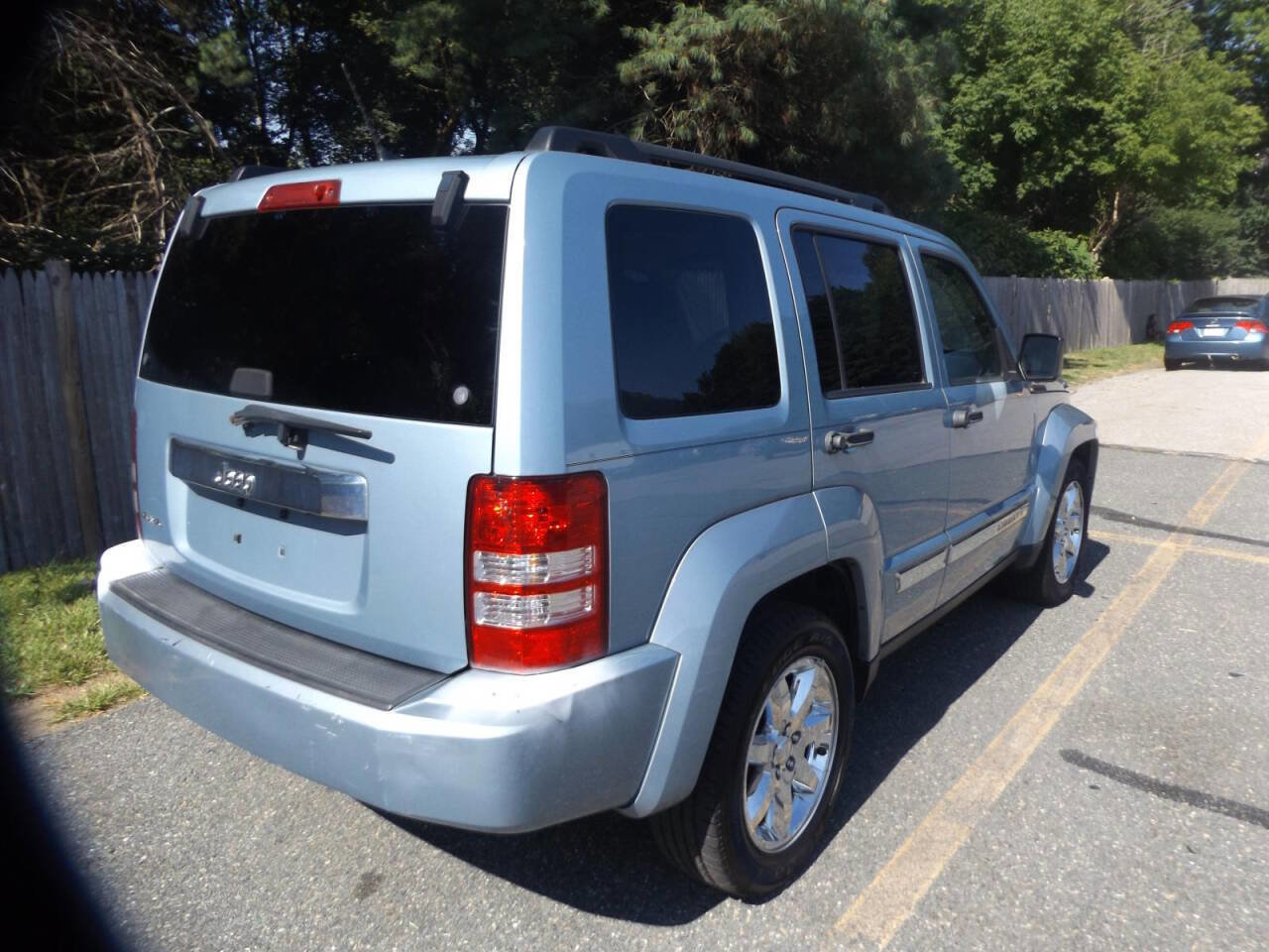 Used 2012 Jeep Liberty Sport image 8