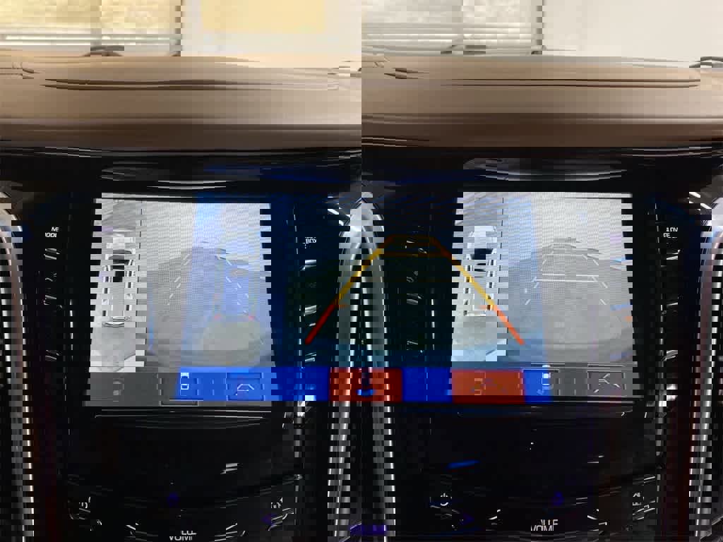 Used 2018 Cadillac Escalade Platinum image 24