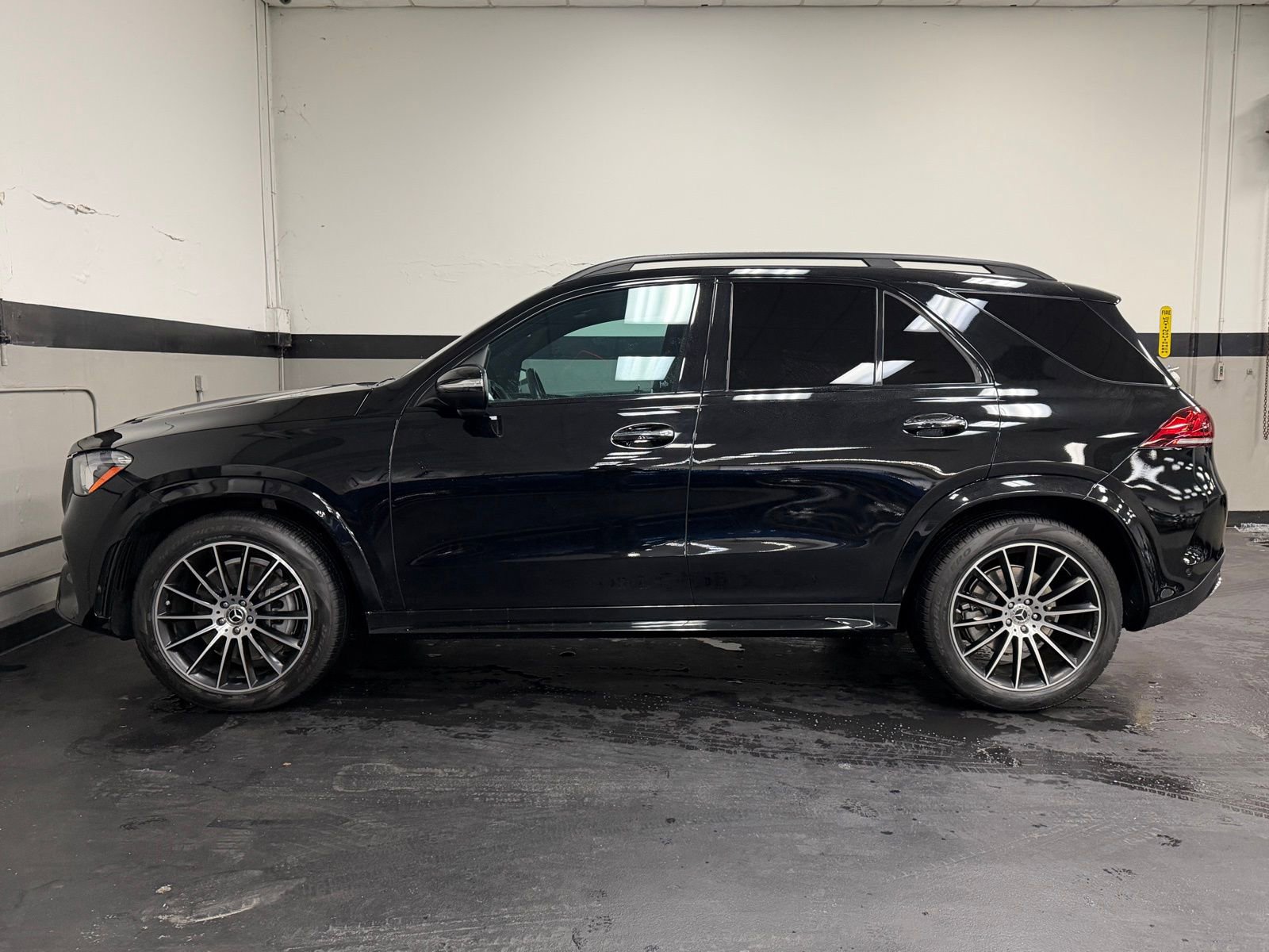 Used 2023 Mercedes-Benz GLE 450 4MATIC image 9