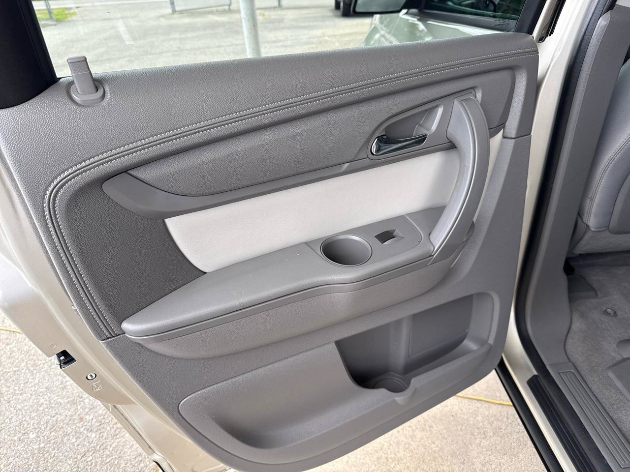 Used 2014 GMC Acadia SLE FWD image 22