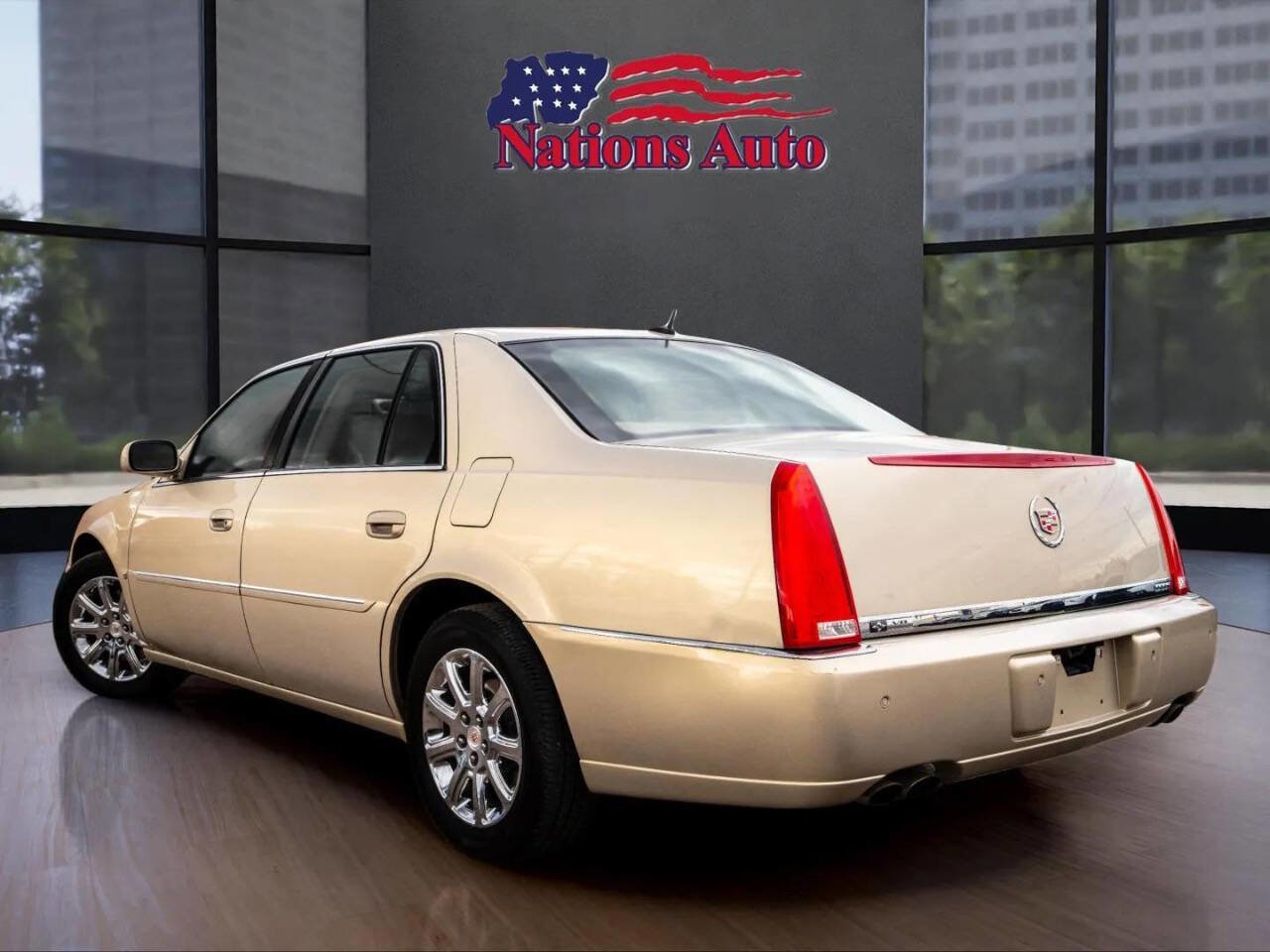 Used 2008 Cadillac DTS Luxury II w/ Sun And Sound Package image 3