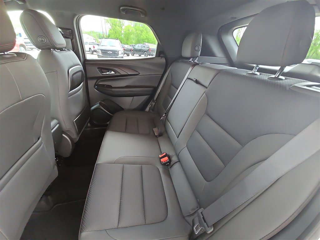 Used 2023 Chevrolet TrailBlazer RS w/ Convenience Package AWD/4WD image 23