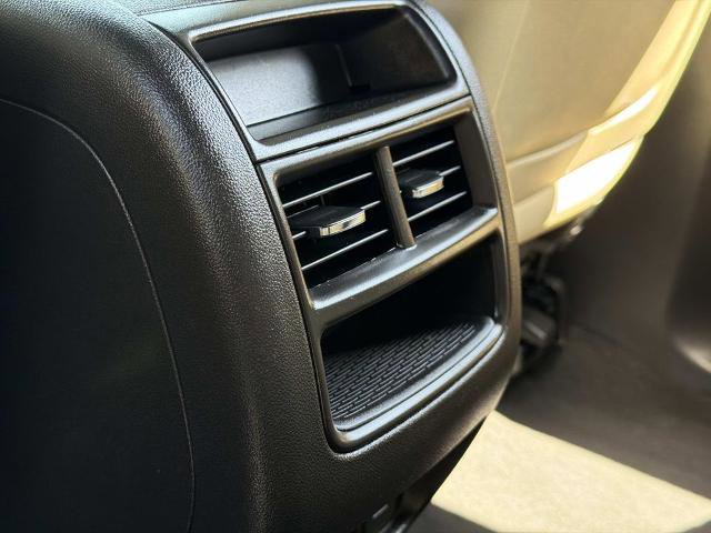 Used 2019 Cadillac XT5 FWD image 16