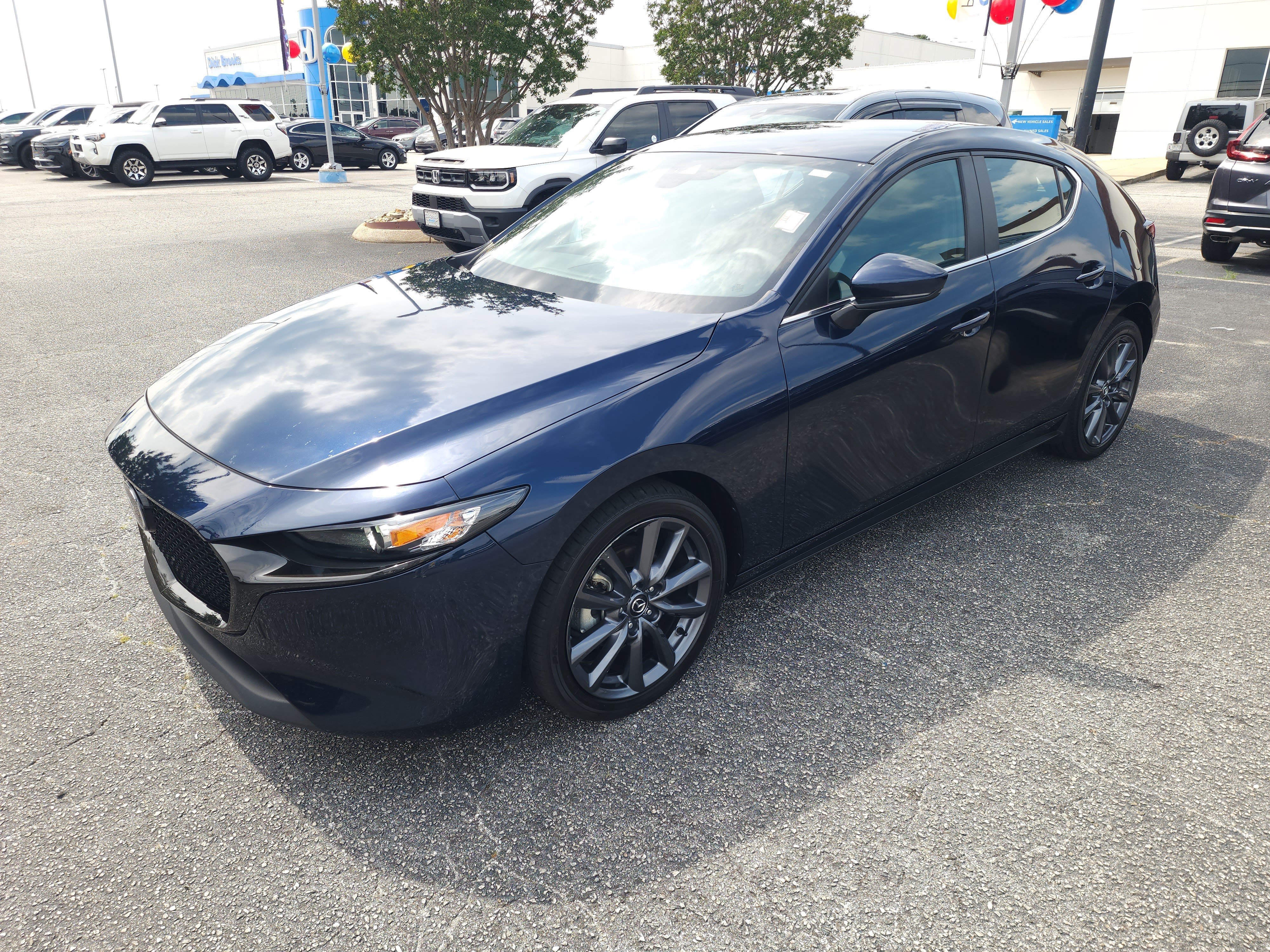 Used 2023 MAZDA MAZDA3 s FWD image 9