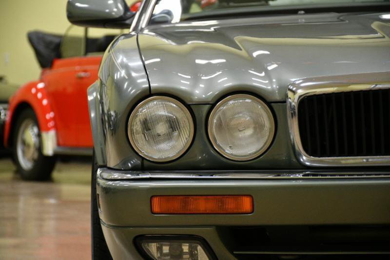 Used 1997 Jaguar XJ6 RWD image 5