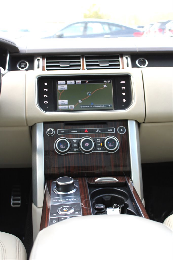 Used 2016 Land Rover Range Rover HSE image 12