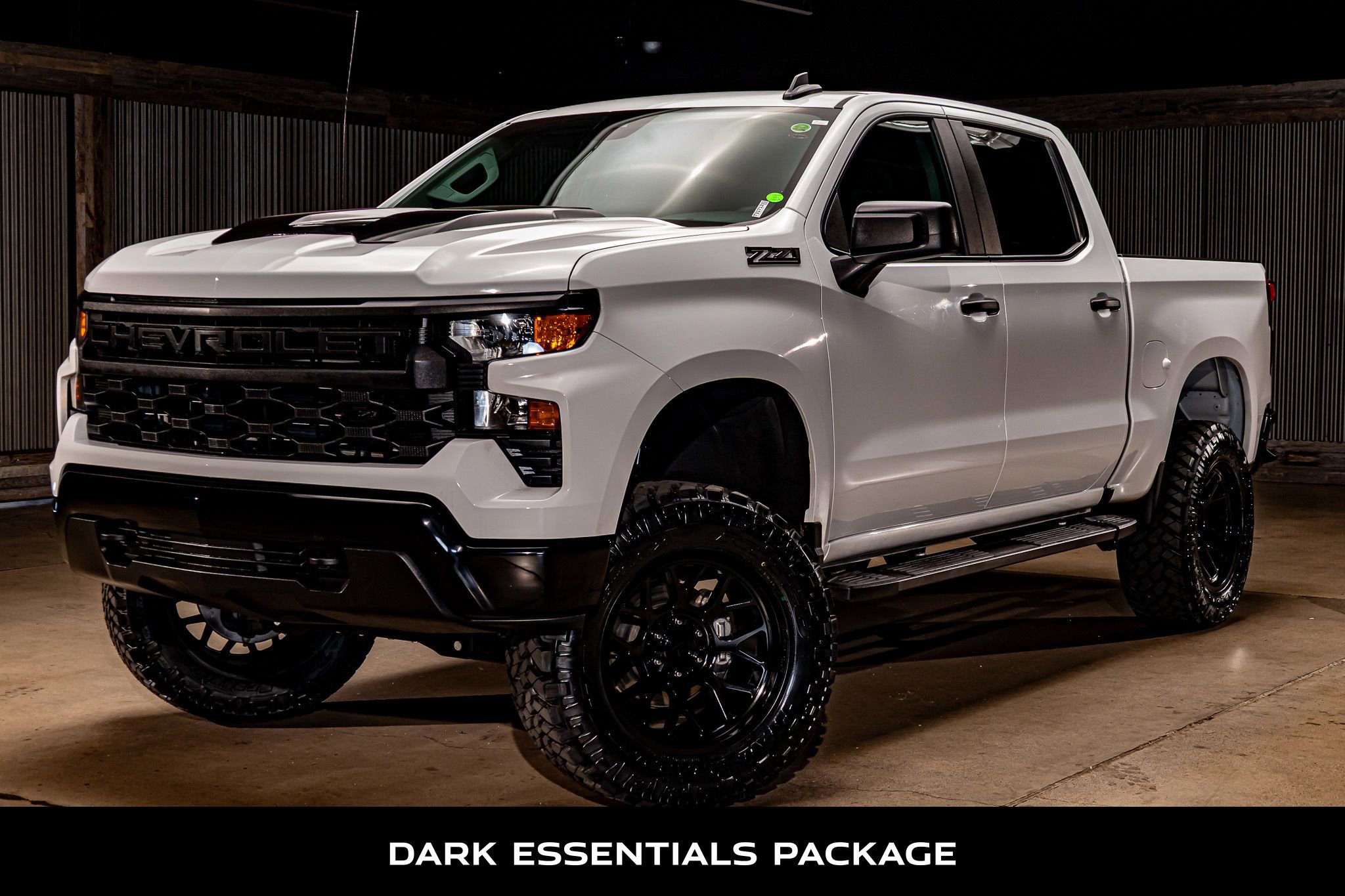 Used 2025 Chevrolet Silverado 1500 Custom Trail Boss w/ LPO, Dark Essentials Package image 5