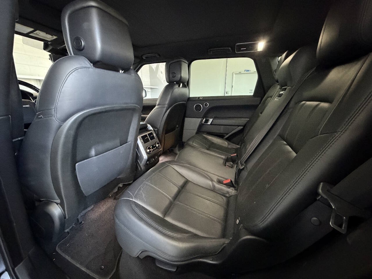 Used 2018 Land Rover Range Rover Sport HSE AWD/4WD image 19