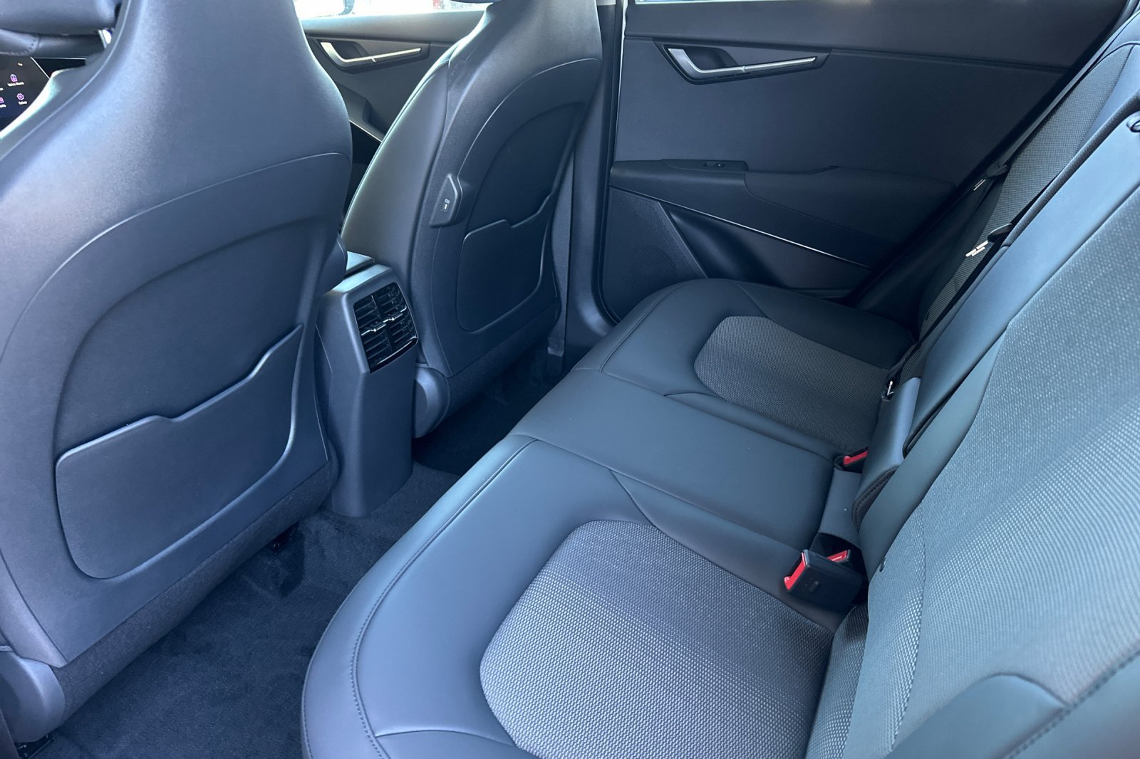 New 2026 Kia Niro EX FWD image 12