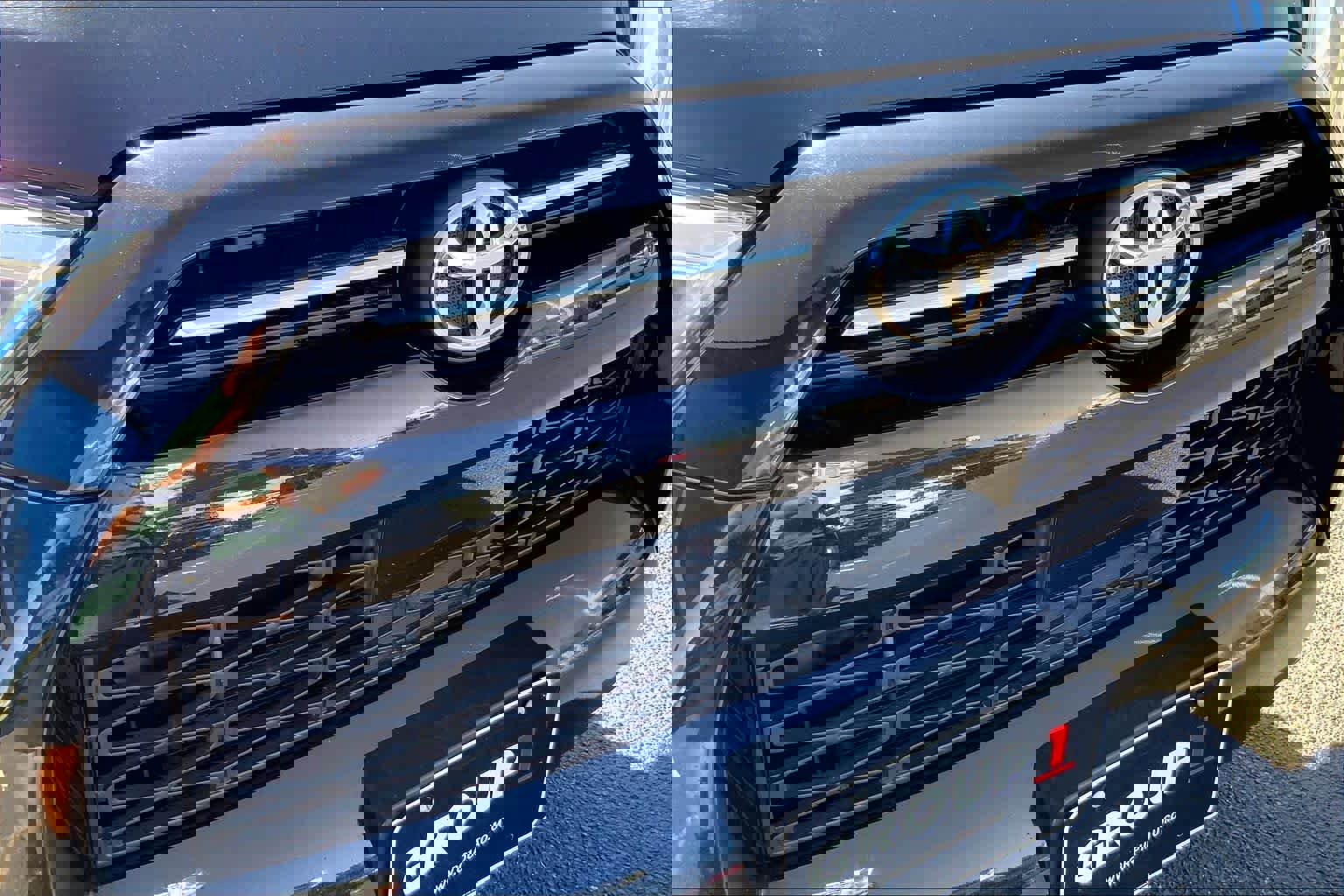 Used 2020 Toyota 4Runner SR5 Premium w/ Moonroof Package AWD/4WD image 30