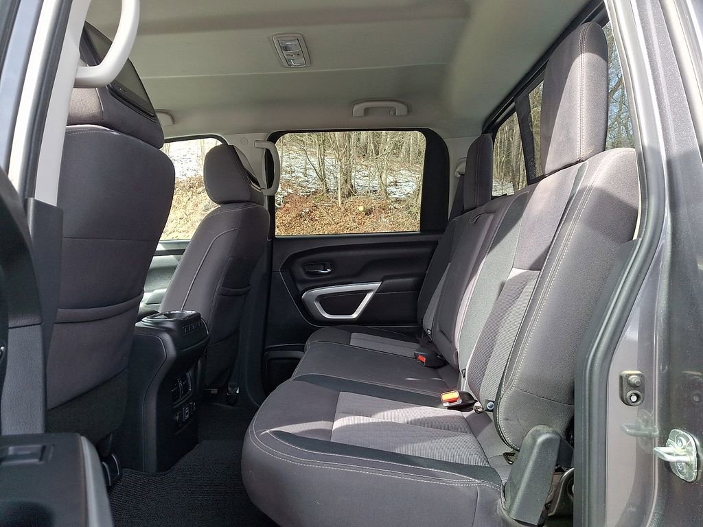 Used 2021 Nissan Titan SV w/ SV Convenience Package image 10