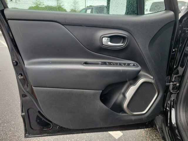 Used 2022 Jeep Renegade Latitude image 17