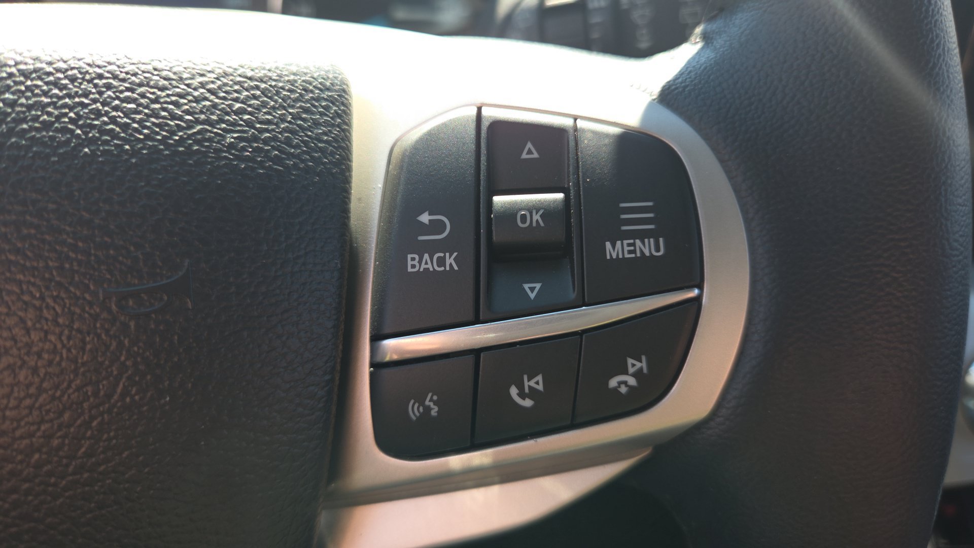 Used 2025 Ford Explorer ST AWD/4WD image 15