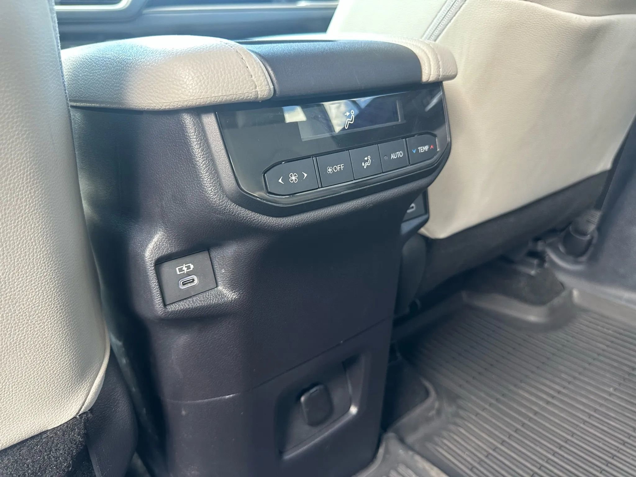 Used 2024 Toyota Grand Highlander AWD image 23