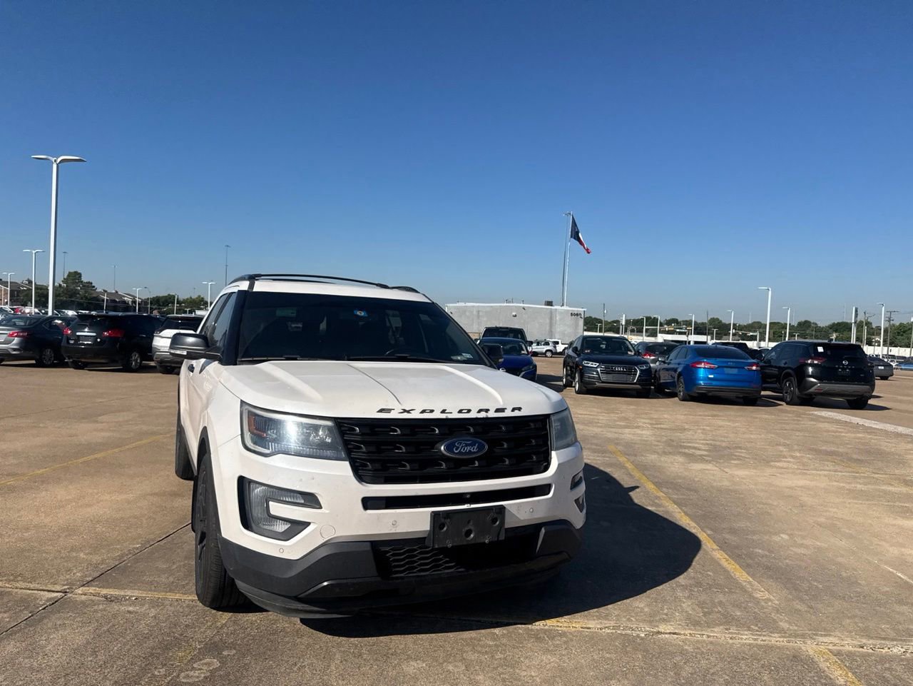Used 2016 Ford Explorer Sport w/ Equipment Group 401A AWD/4WD image 3