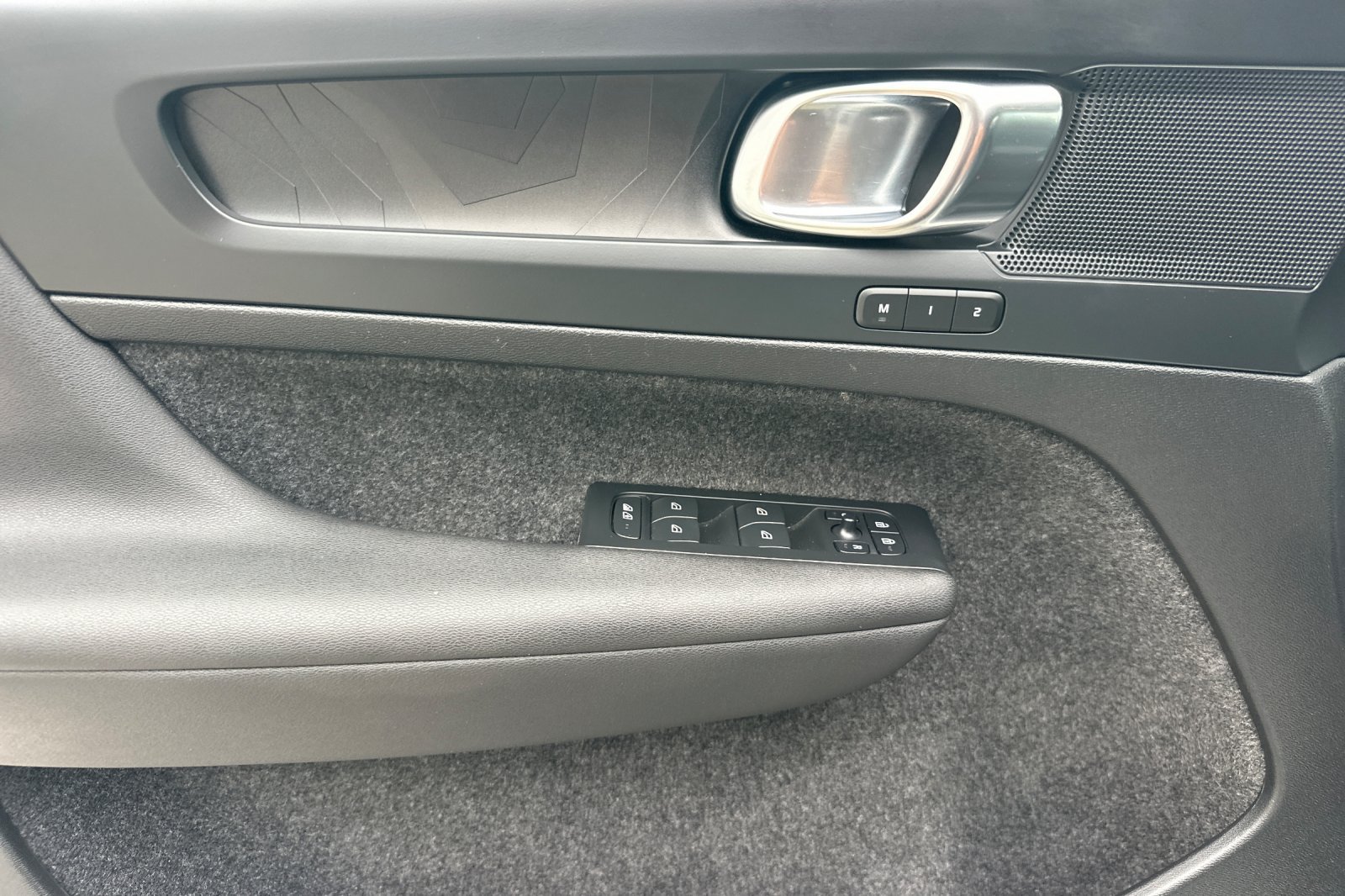 Certified 2023 Volvo C40 P8 Recharge Plus AWD/4WD image 11