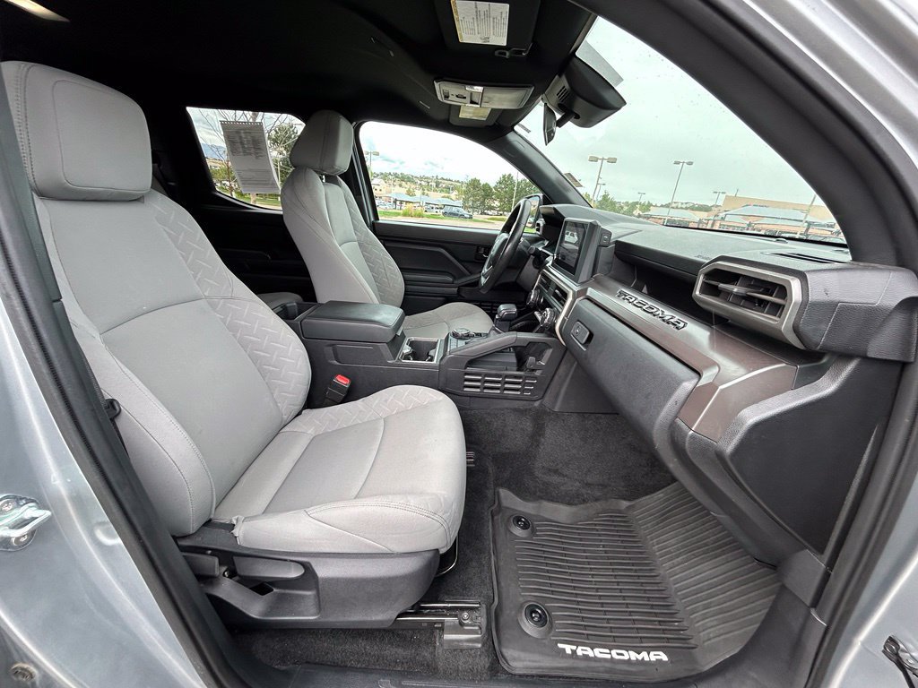 Used 2024 Toyota Tacoma SR5 AWD/4WD image 32