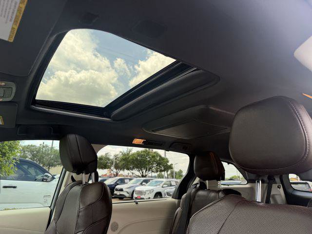 Certified 2024 Toyota Sienna Platinum FWD image 20