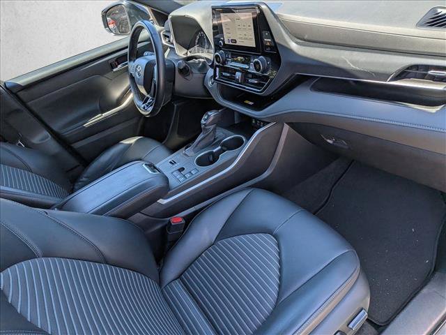 Used 2023 Toyota Highlander XSE FWD image 22