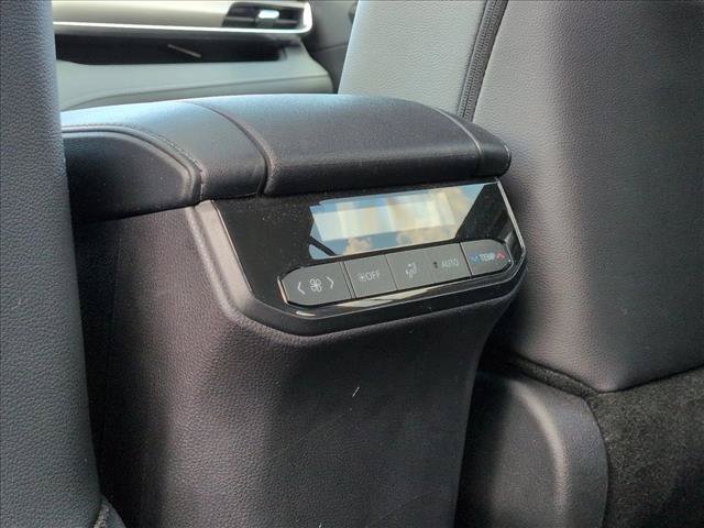 Used 2024 Toyota Highlander Limited AWD/4WD image 17
