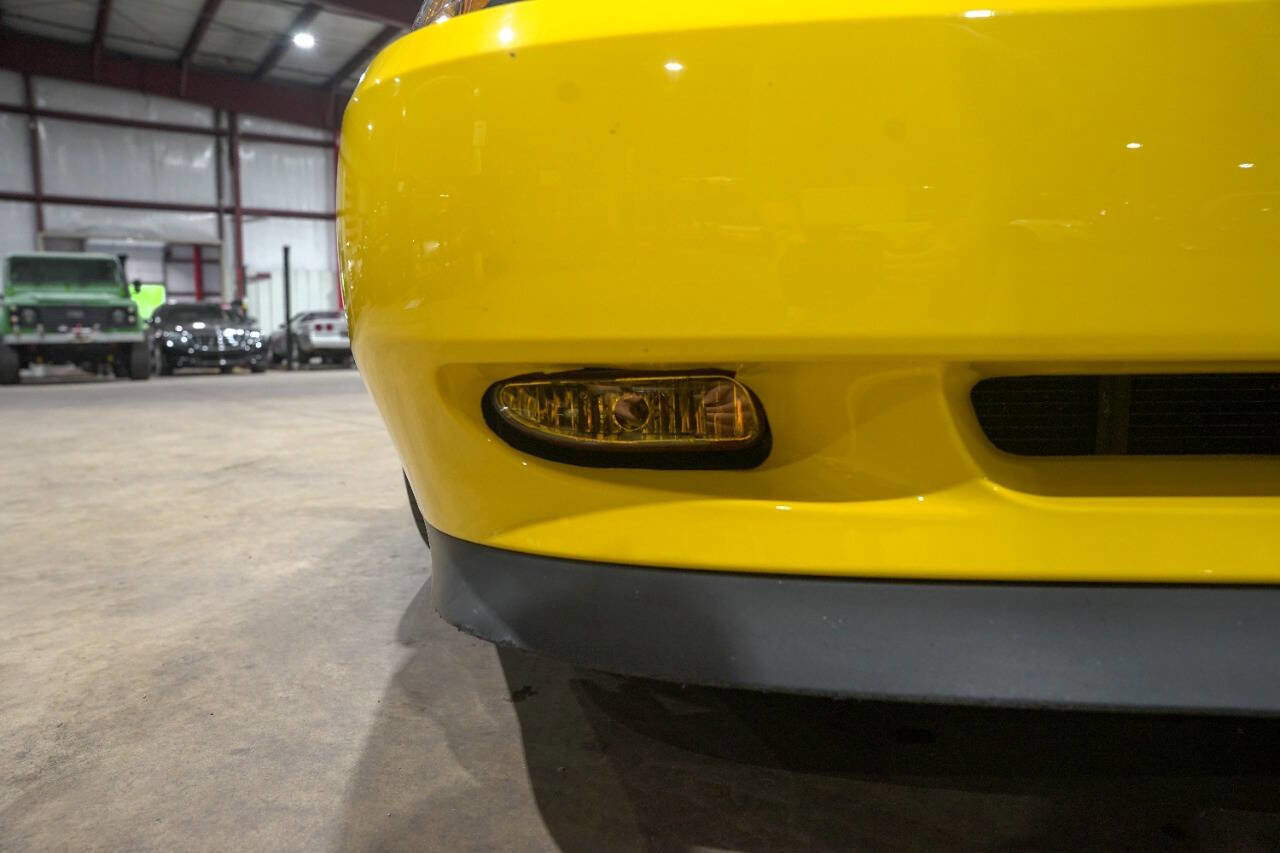 Used 2004 Ford Mustang Mach 1 RWD image 29