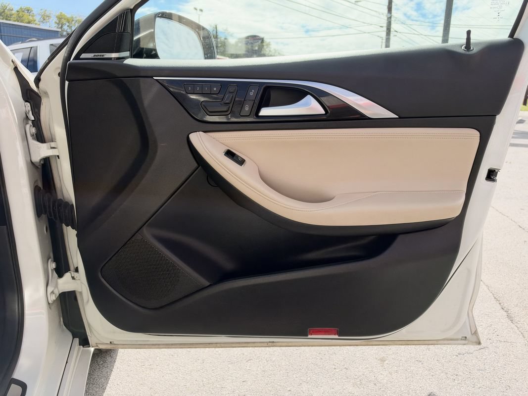 Used 2017 INFINITI QX30 Premium w/ Navigation Package FWD image 26