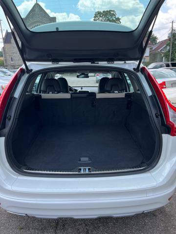 Used 2017 Volvo XC60 T5 FWD image 18