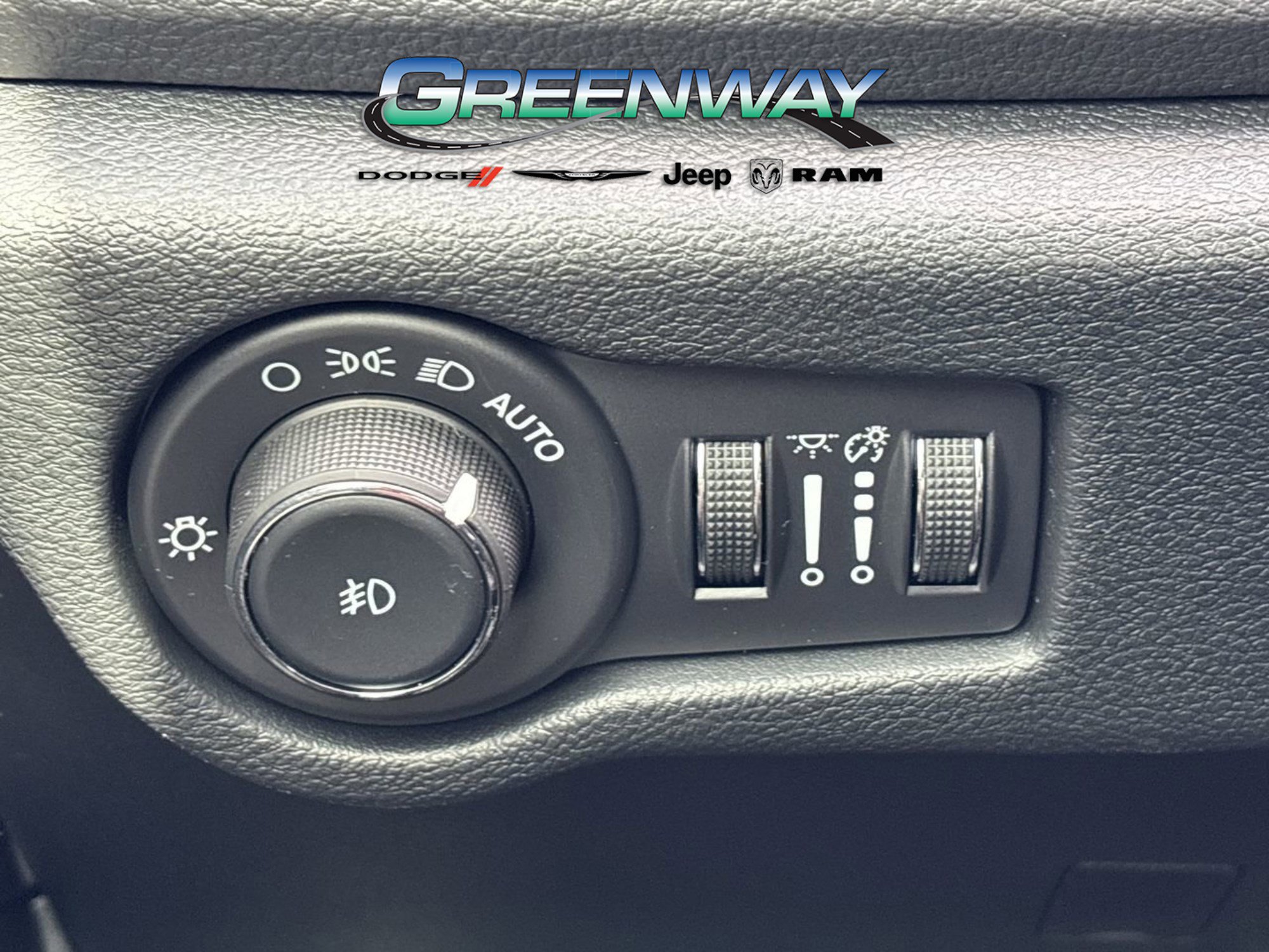 New 2026 Chrysler Pacifica Select w/ S Appearance Package image 26