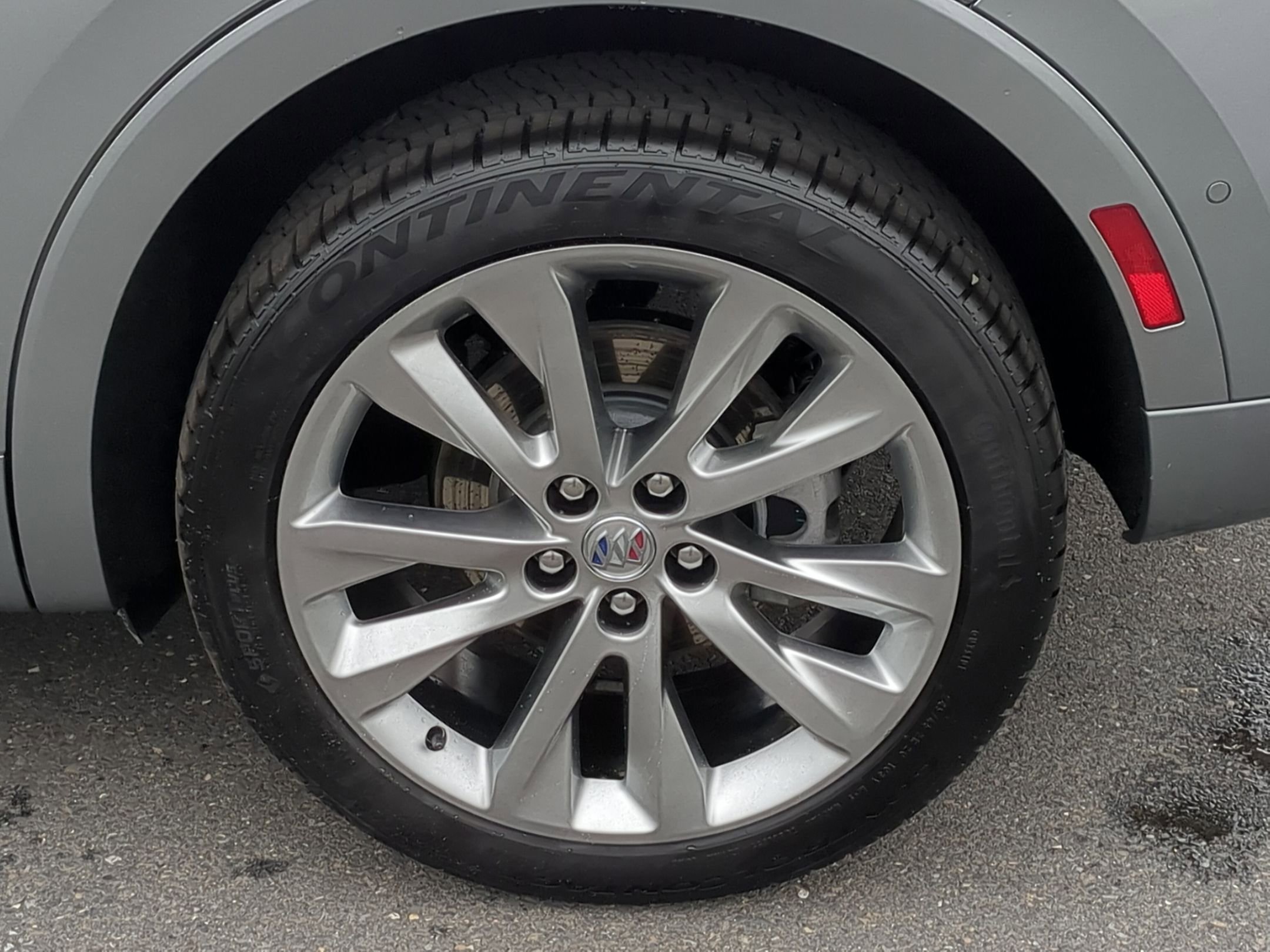 Used 2023 Buick Envision Avenir AWD/4WD image 31