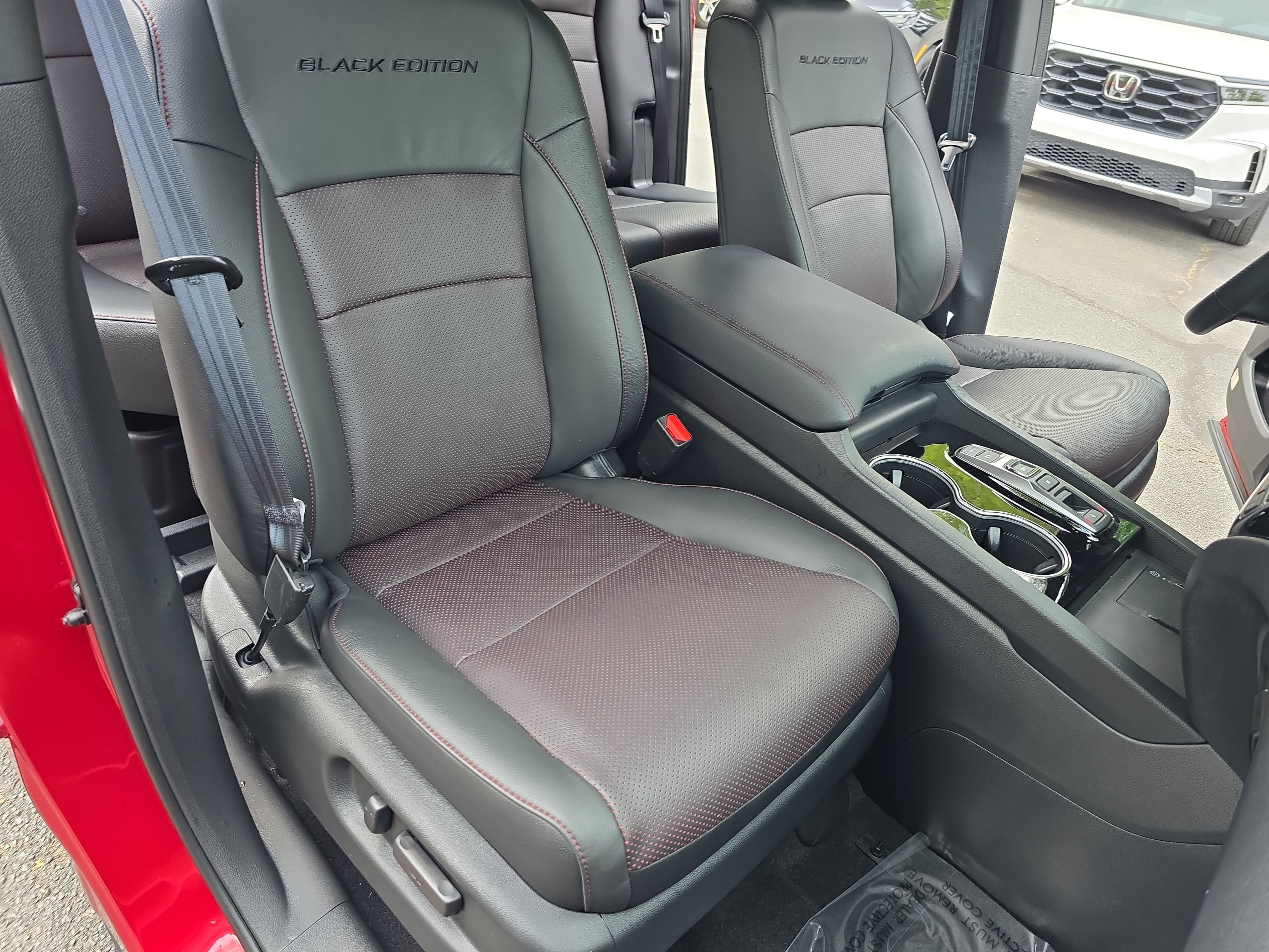Used 2025 Honda Ridgeline Black Edition image 10