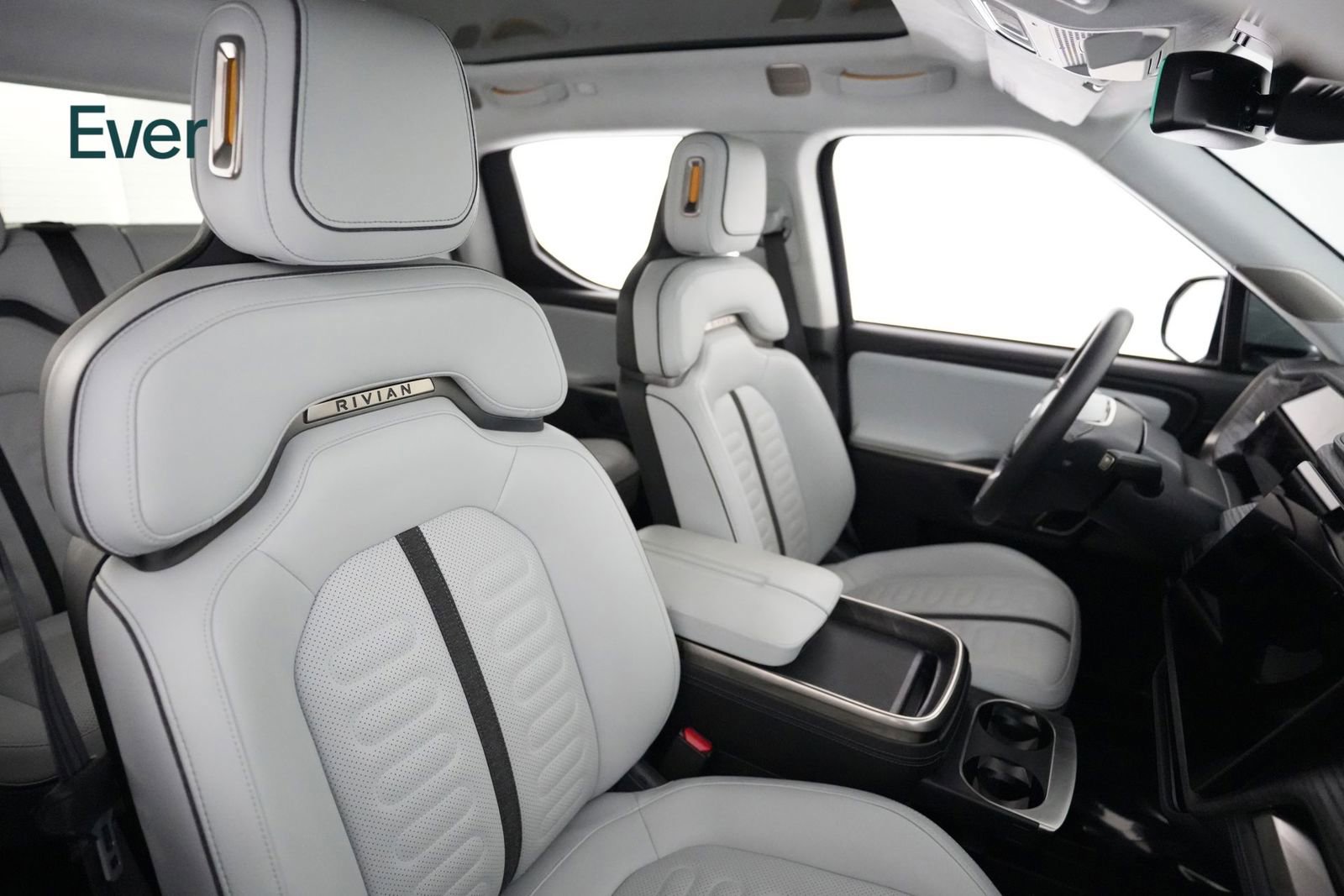 Used 2023 Rivian R1T Adventure image 23