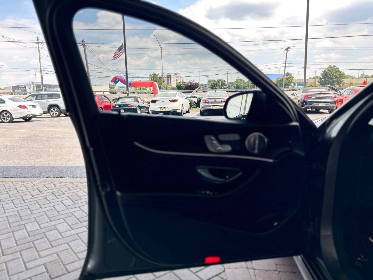 Used 2017 Mercedes-Benz E 300 4MATIC image 31