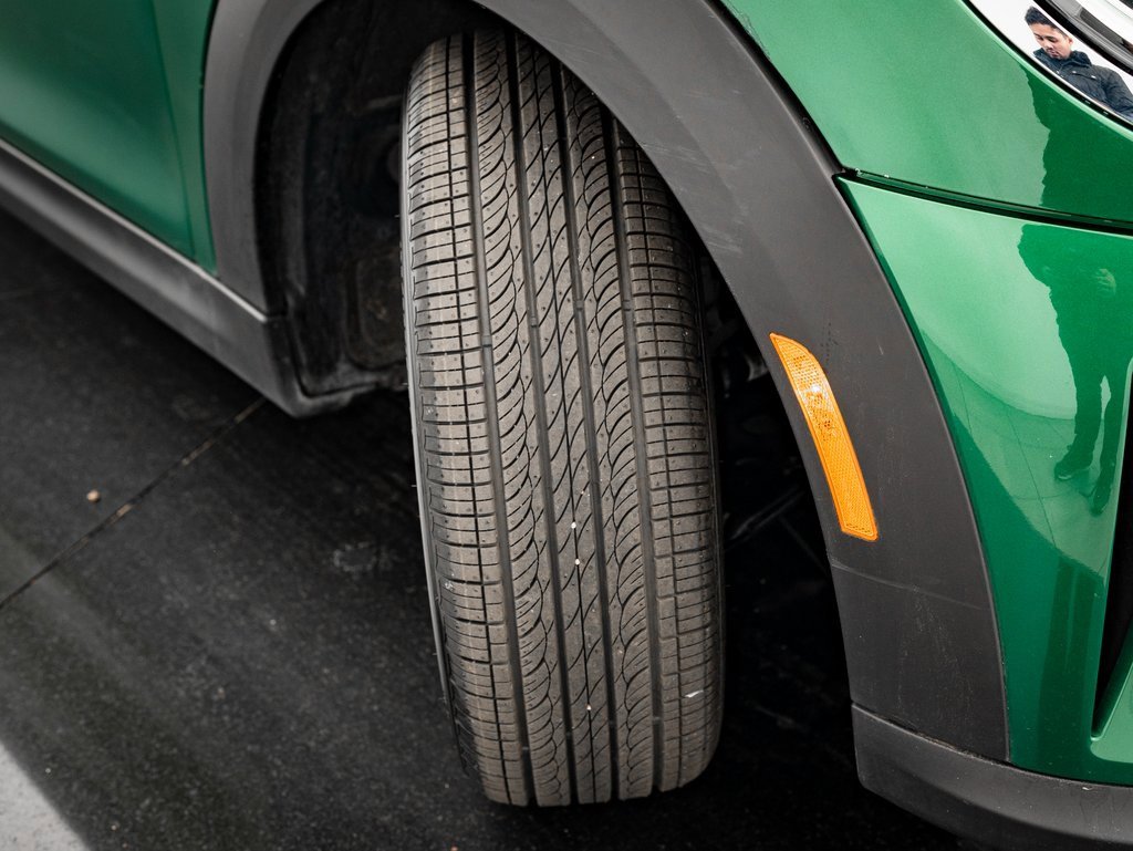 Used 2023 MINI Cooper 2-Door Hardtop image 41