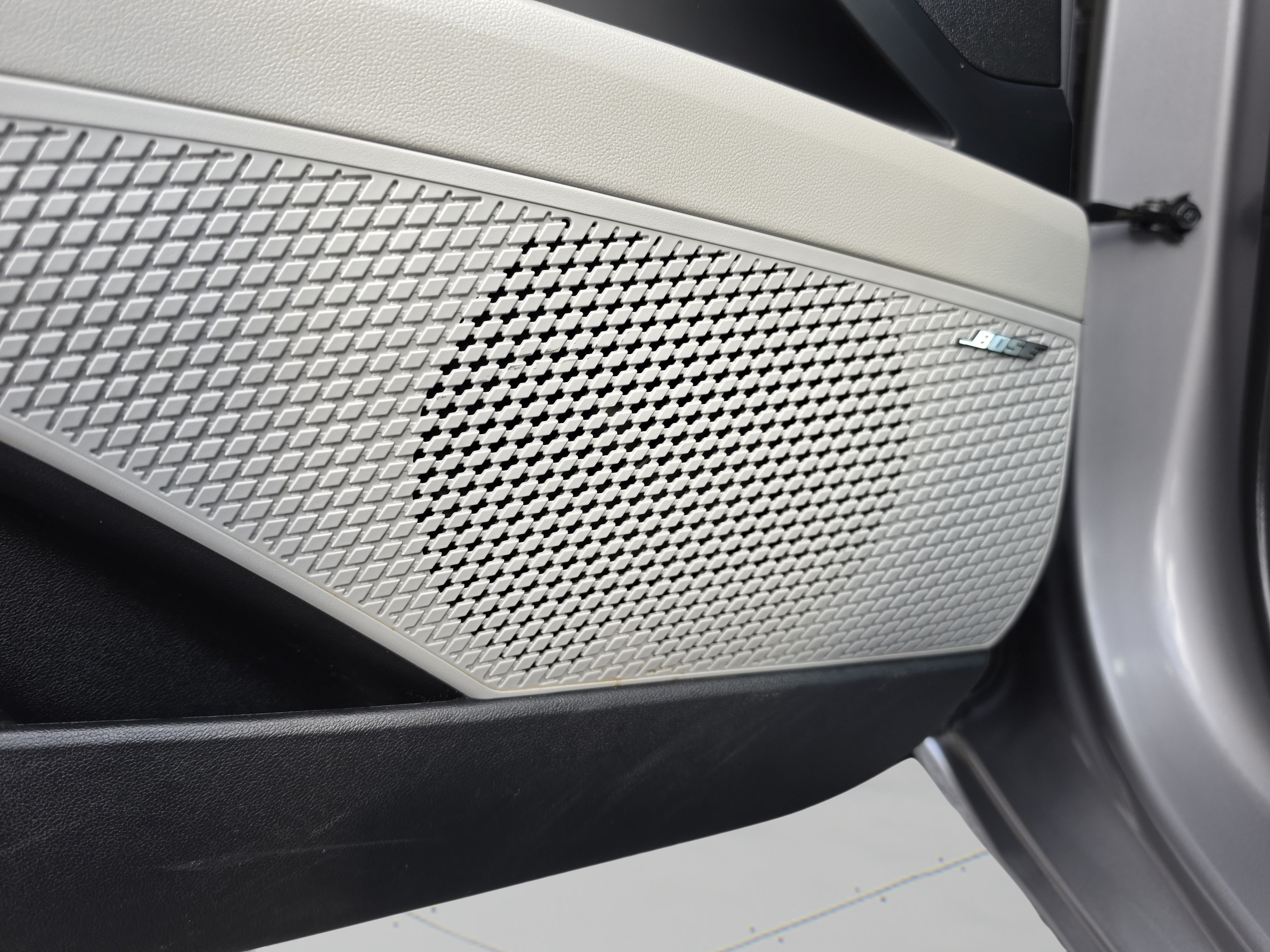 Used 2025 Hyundai Elantra Limited FWD image 21