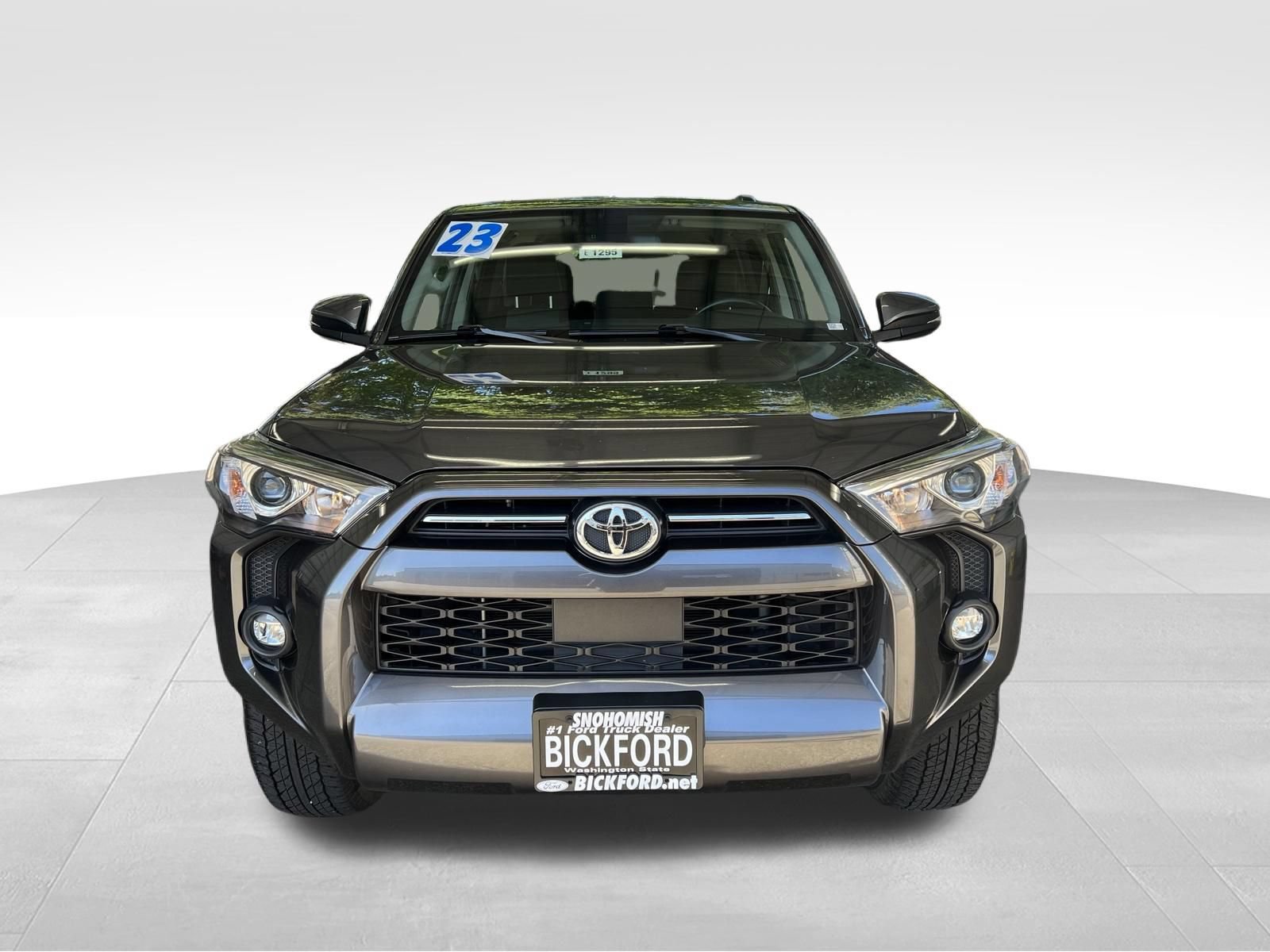 Used 2023 Toyota 4Runner SR5 Premium AWD/4WD image 2