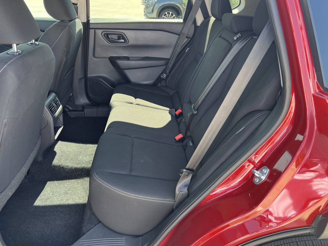 Used 2025 Nissan Rogue S FWD image 20