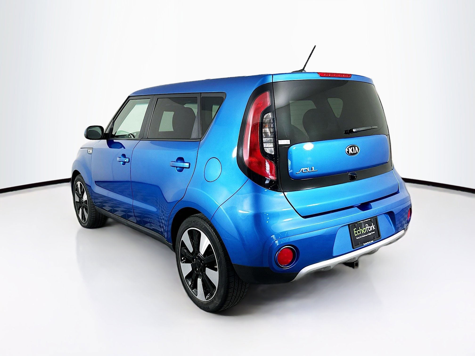 Used 2018 Kia Soul + image 5