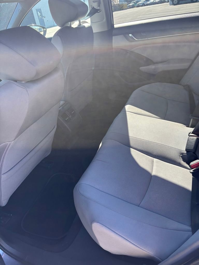 Used 2018 Honda Accord EX image 12