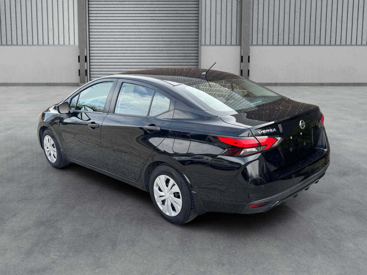 Used 2021 Nissan Versa S image 30